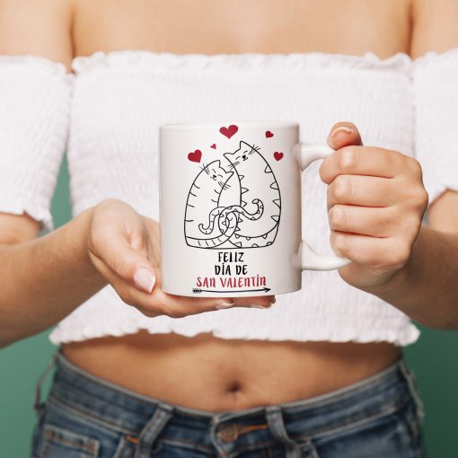 taza de cerámica personalizada con dos gatos juntando sus cabezas modelo romantico